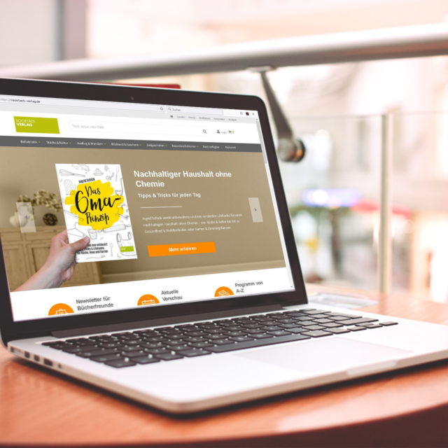 Foto: Laptop, der die Website des Societäts-Verlags zeigt
