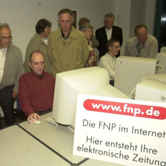 Foto: Auf dem Bild ist Peter Schmitt zu sehen, erster Online-Redakteur und langjähriger Leiter der Online-Redaktion.