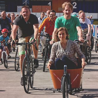 Foto: Fahrradparcours mit Fahrradfahrenden