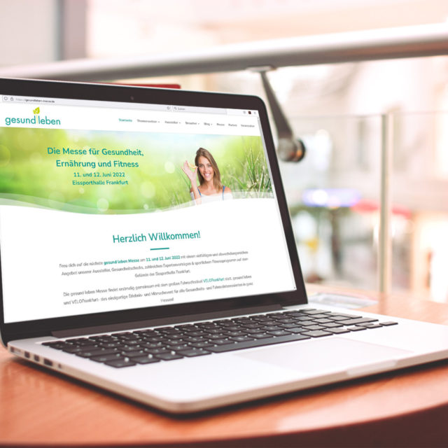 Foto: Laptop mit Ausschnitt der Website der gesund leben Messe