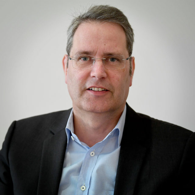 Foto: Porträt von Daniel Schöningh, Geschäftsführer bei der Mediengruppe Frankfurt