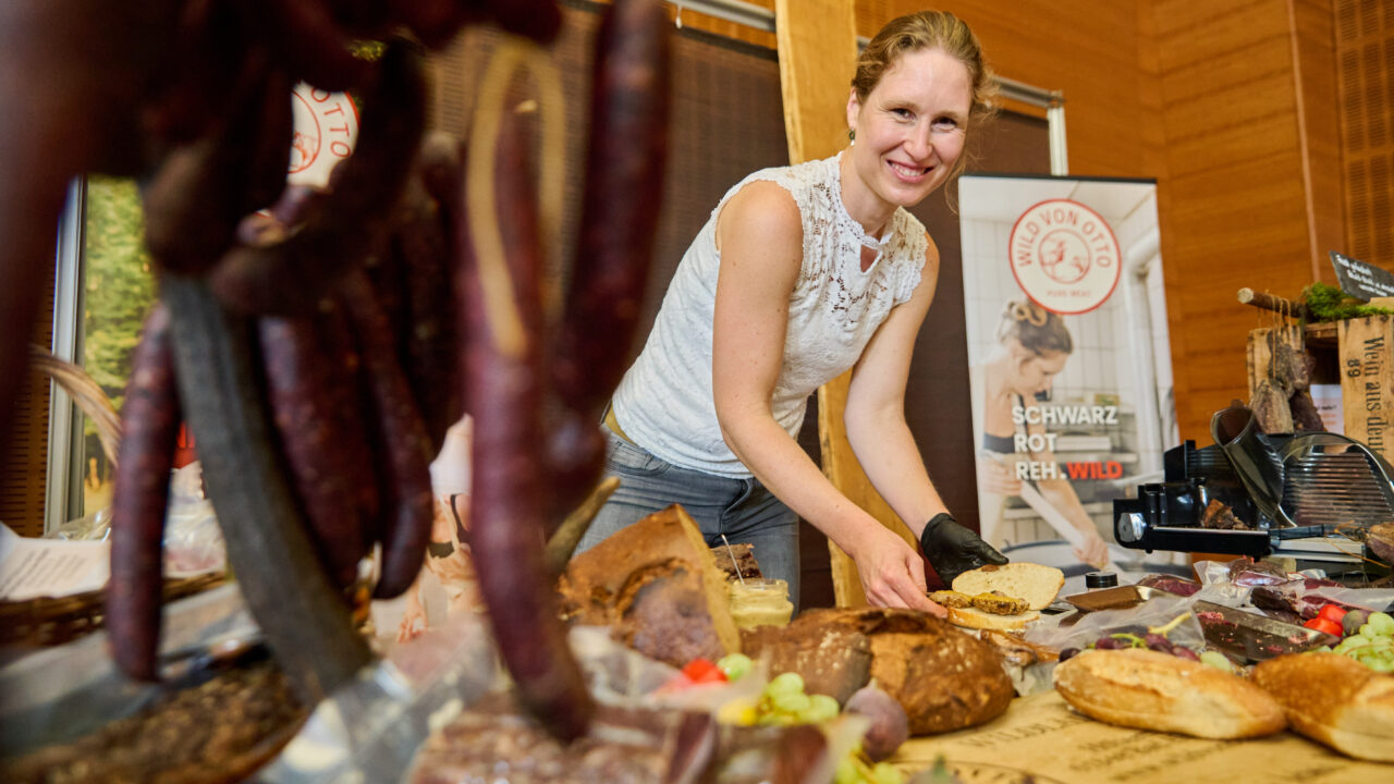 Foto: Messestand mit Wildprodukten von Otto